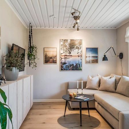 Örnsköldsvik Nyrenoverat Gardshus Pa Havstomt Med Hoeg Standard מראה חיצוני תמונה