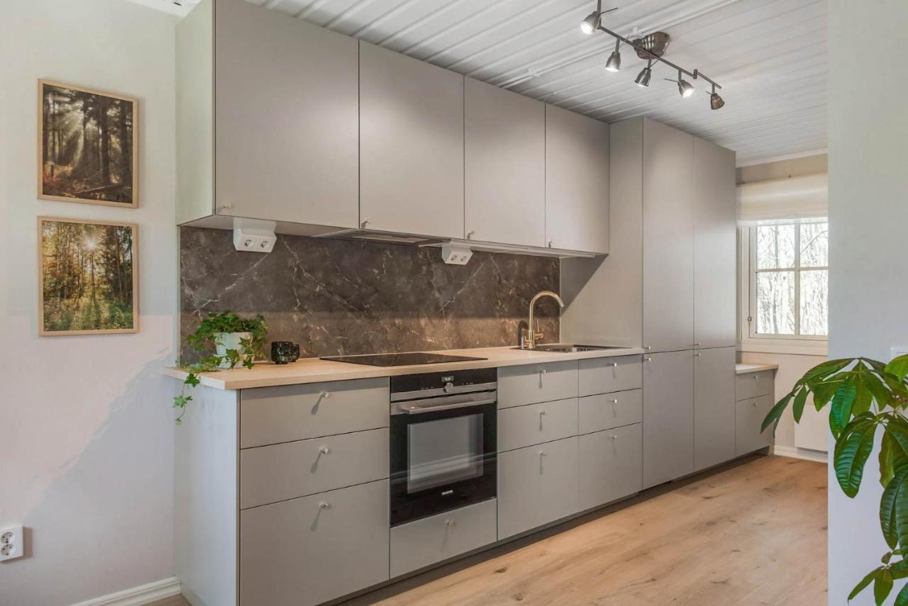 Örnsköldsvik Nyrenoverat Gardshus Pa Havstomt Med Hoeg Standard מראה חיצוני תמונה